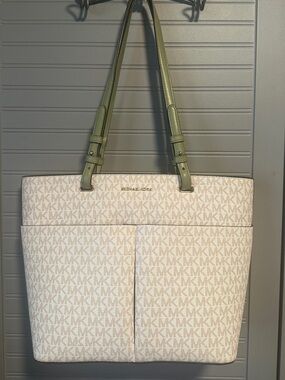 Michael Kors Jet Set Travel MD Double Pocket Tote Shoulder Bag Vanilla/Green NWT